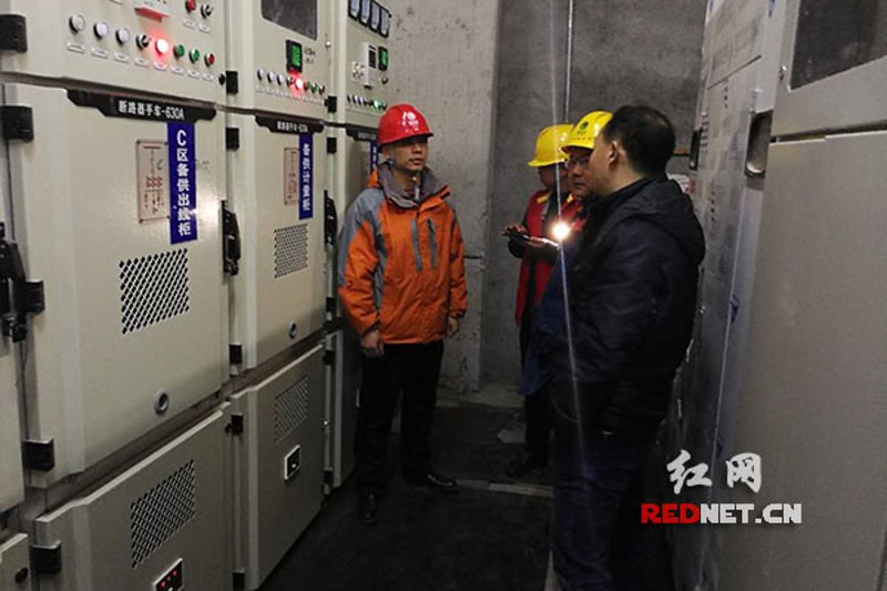 如何在工业设备维护领域赢得首个客户？